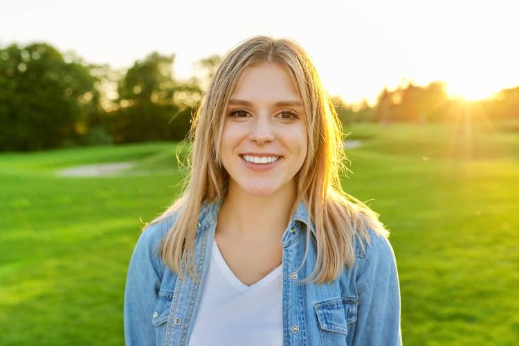 portrait-of-smiling-beautiful-happy-young-woman-20-2024-12-08-04-50-22-utc